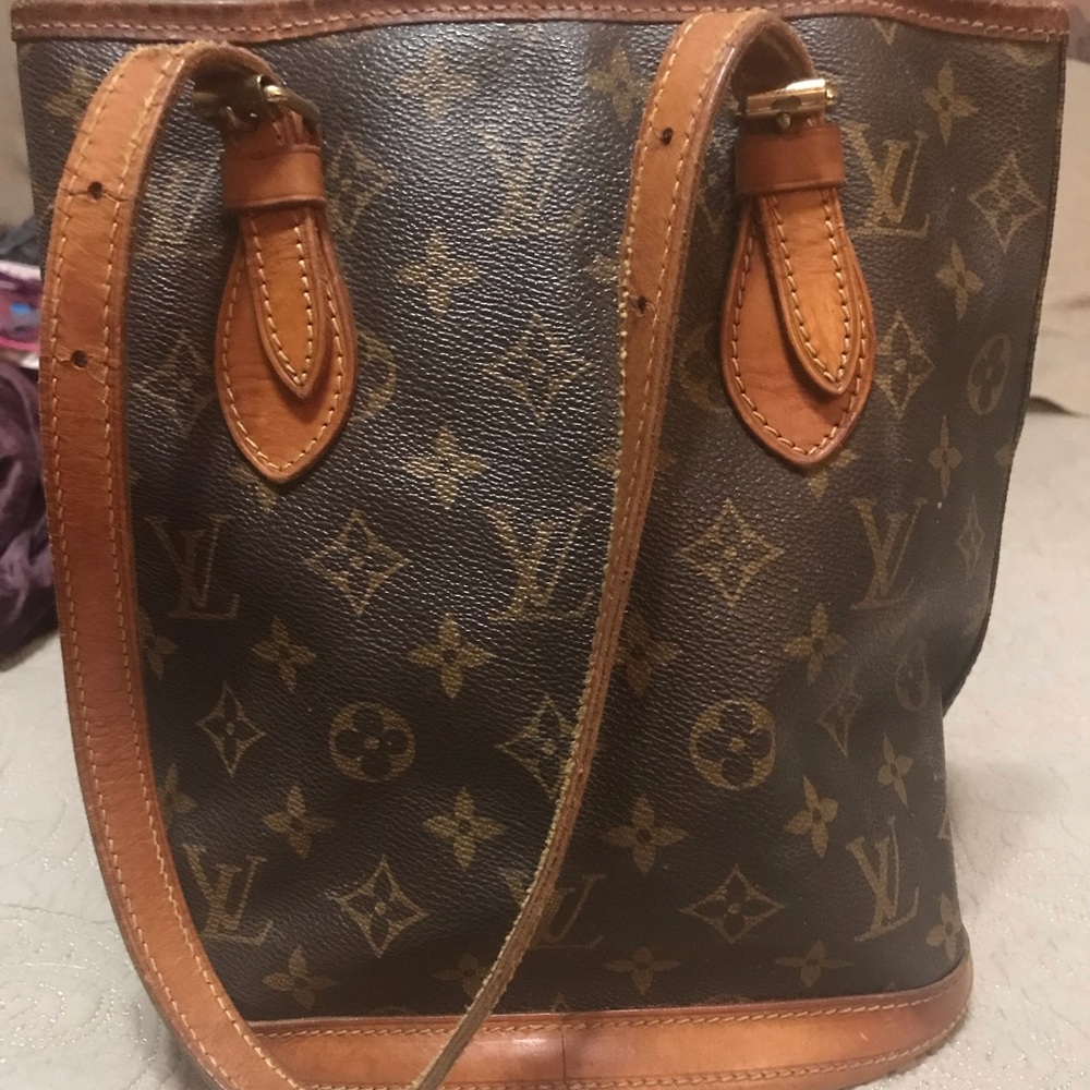 Louis Vuitton bucket bag authentic